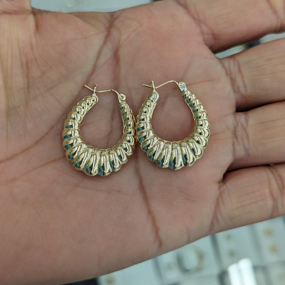 10kt Real Gold Shrimp Earring